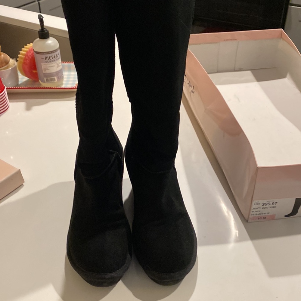 Juicy couture boots with fur inside